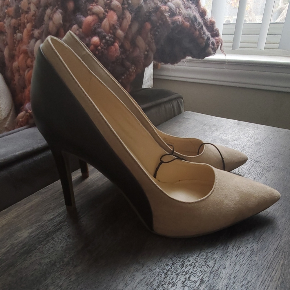 Marc Fisher two tone pumps